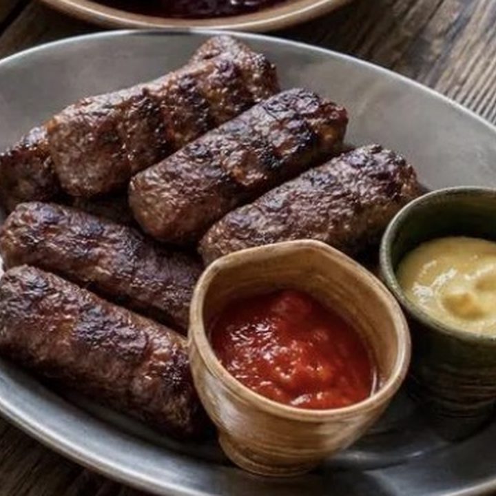 Mici grillés avec moutarde